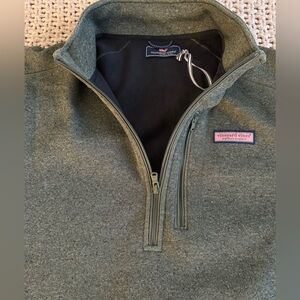 Like new Vineyard Vines QuarterZip